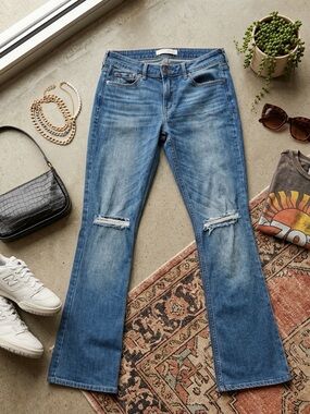 Abercrombie & Fitch Distressed Flare Jeans Size 4S 27x31 Light Wash Knee Rip